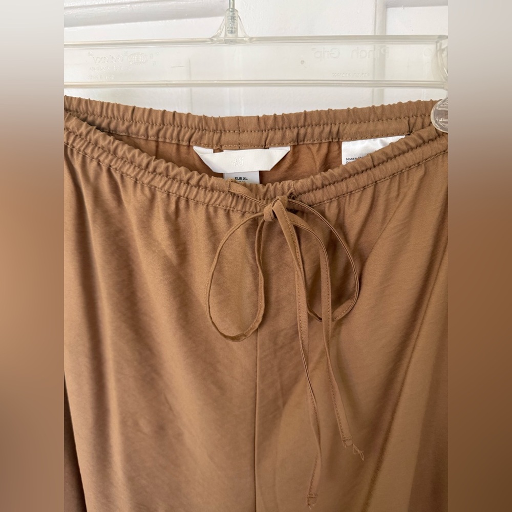 H&M Drawstring Viscose Pants - Picture 2 of 7